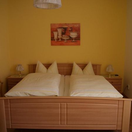Gasthof & Pension Palmenhof Leegebruch Rum bild